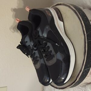 - - - Skecher memory foam black Sneakers